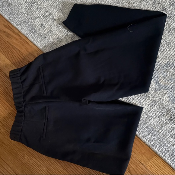 Abercrombie & Fitch Black High-Waist Pleated Trousers - Picture 2 of 3
